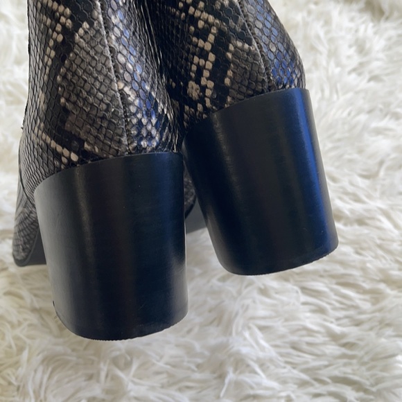 Steve Madden Grey Snake Jet Ankle Boots - Picture 6 of 8
